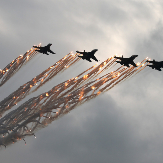 Padaju granate; Oboren ruski vojni avion; Broje se žrtve FOTO/VIDEO