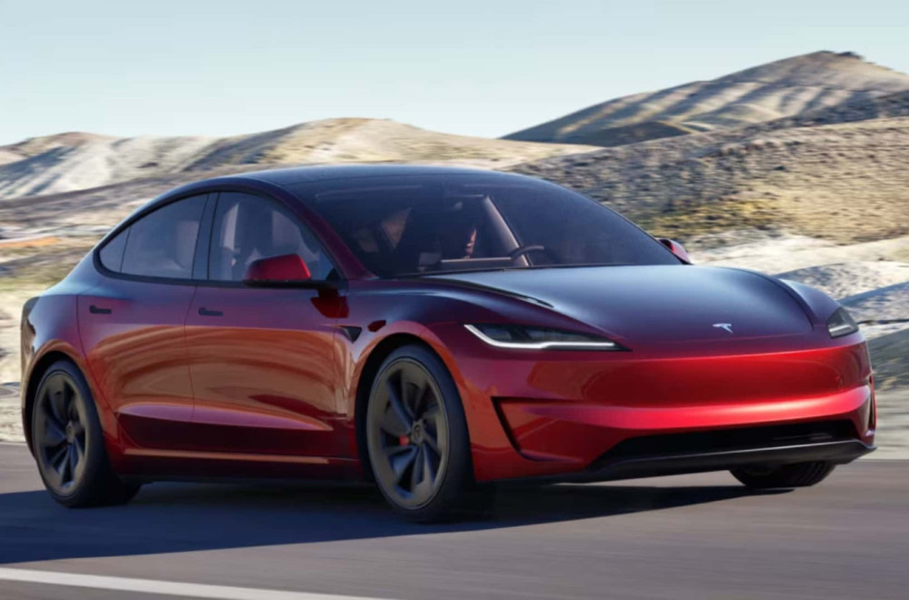 Tesla predstavio još brži Model 3 Performance: Do stotke za 3 sekunde FOTO/VIDEO