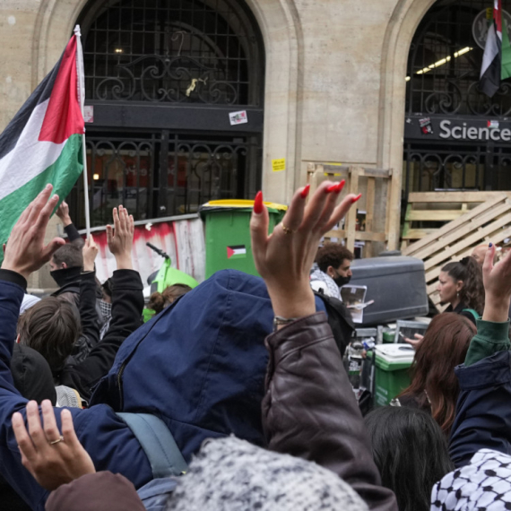 Blokiran ulaz na univerzitet u Parizu; Protesti iz SAD prešli i u Francusku
