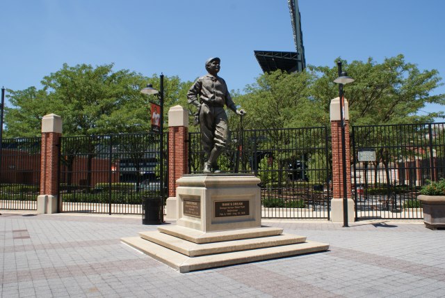 Statua ispred stadiona Baltimor Oriolsa, Rutovog prvog tima   Shutterstock/Matthew Dicker
