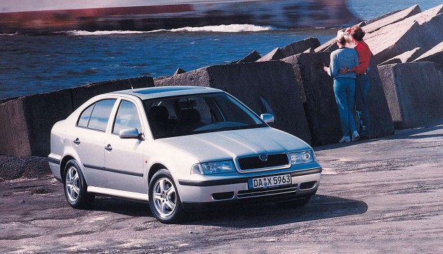 Standardna Octavia Liftback iz 1996. (Foto: Škoda)